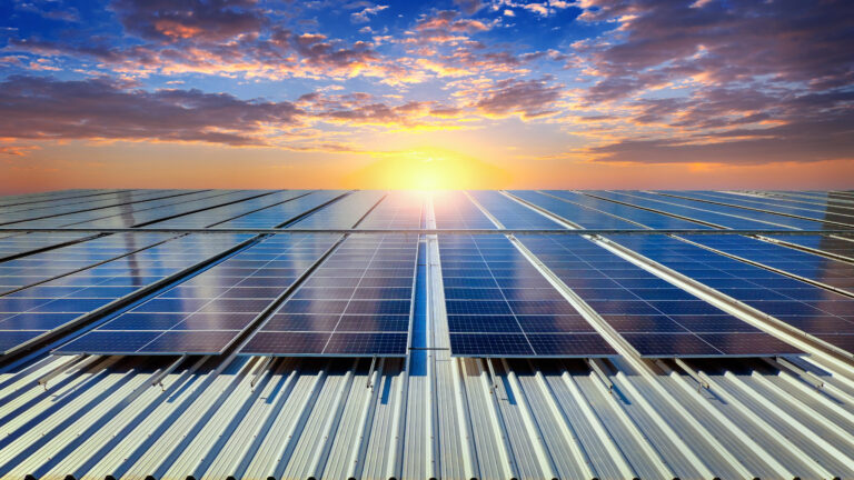 ¿Cómo funcionan las placas solares?